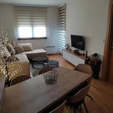 Apartment Tria 1 *